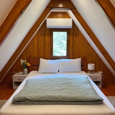 Apartman Kerekerdo - *